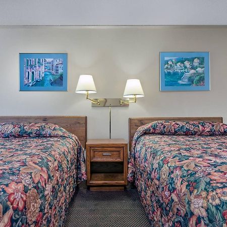Knights Inn Columbus/Franklinton Екстериор снимка